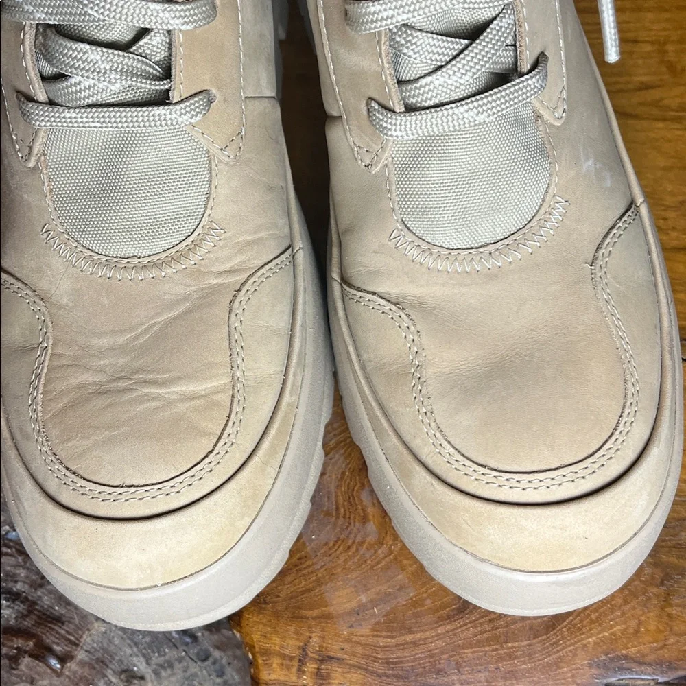 UGG The Lugg Boot Sand Size 9 Women’s Style 1143833 Platform Combat Boots